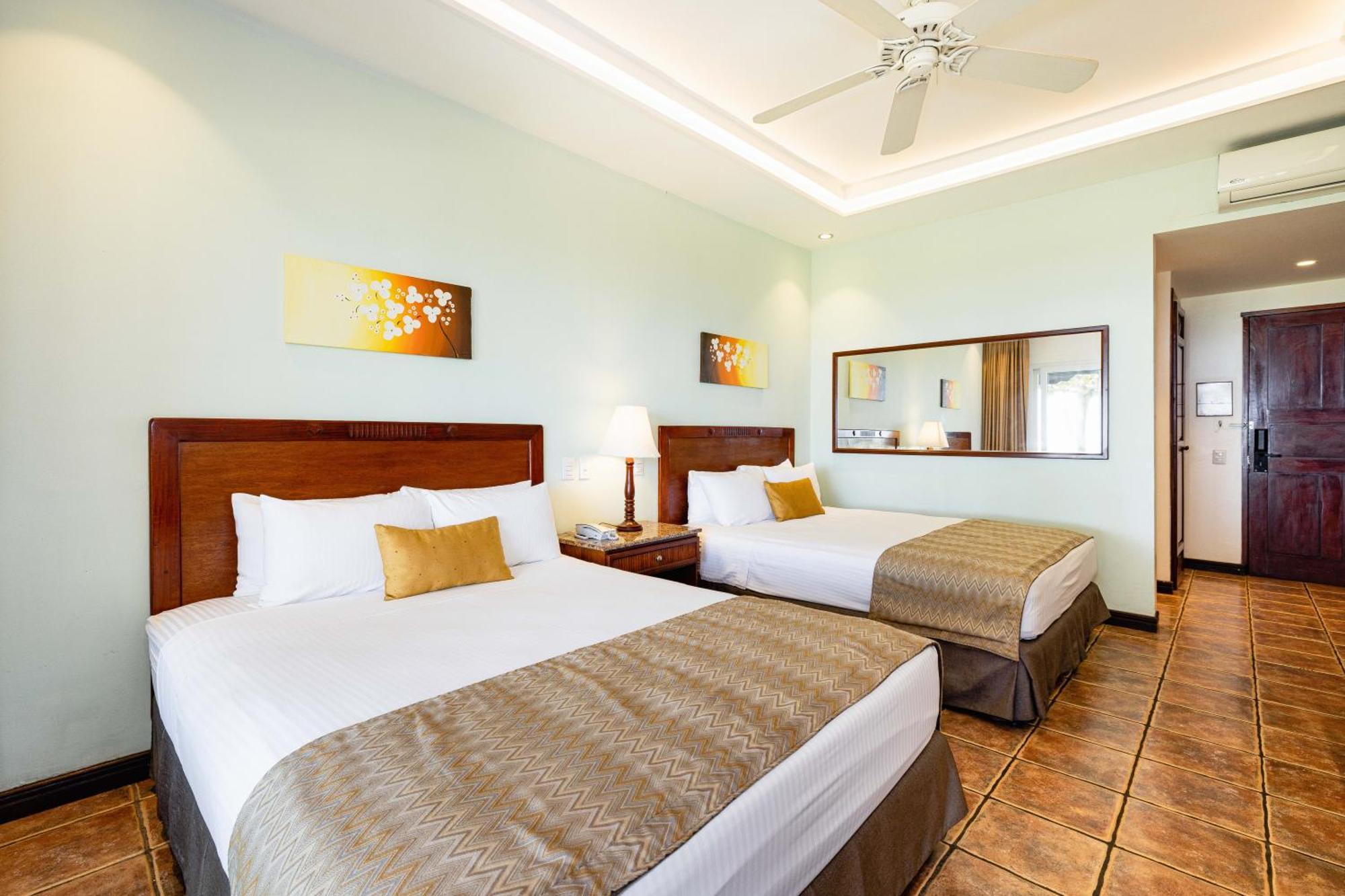 Hotel Tamarindo Diria Beach Resort Cameră foto